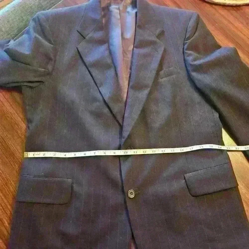 Sterling and Hunt Luxe Dark Navy Pinstripe 100% Wool Blazer Sz 42R EUC